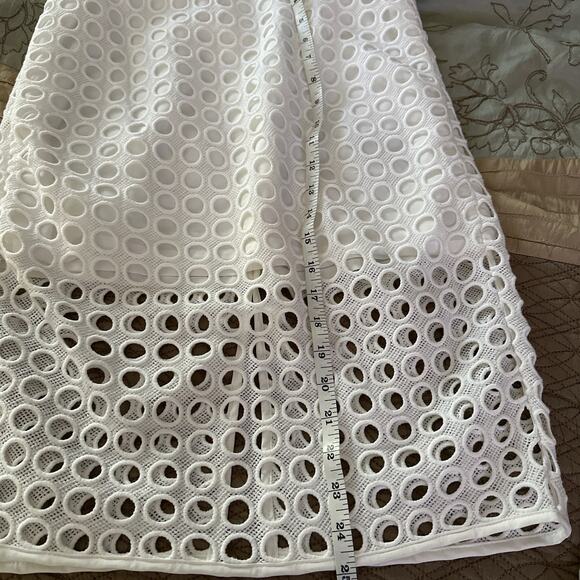 Banana Republic | Dot Lace Pencil Skirt Size 4P - Picture 8 of 10